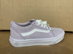 (NO VAT) 10 X BRAND NEW LAVENDER SNEAKERS SIZE i12