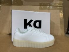 (NO VAT) 9 X BRAND NEW KIDS DIVISION LIGHT UP WHITE TRAINERS SIZE J2