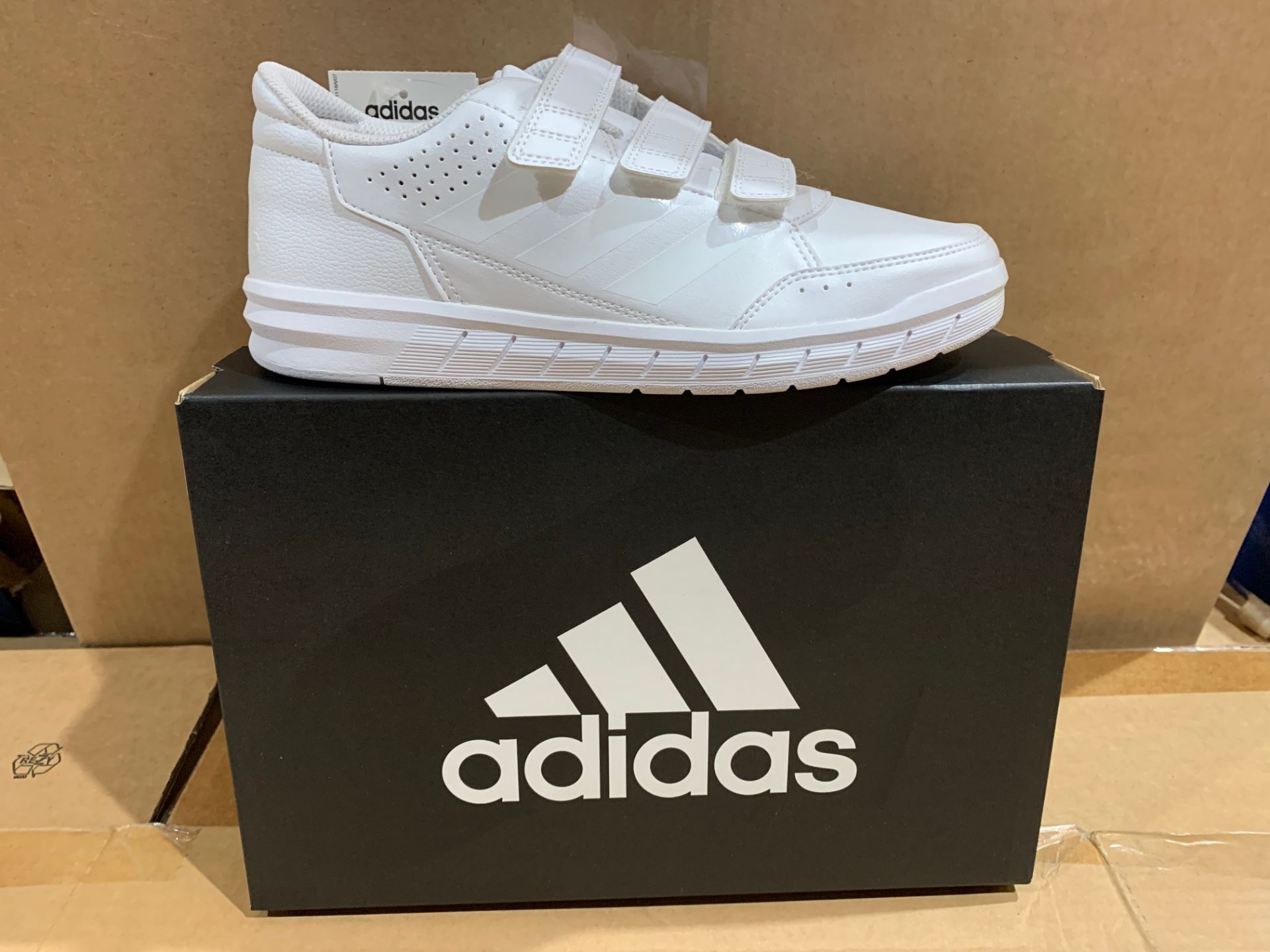 2 X NEW & BOXED ADIDAS TRAINERS SIZE 4 (605/20)