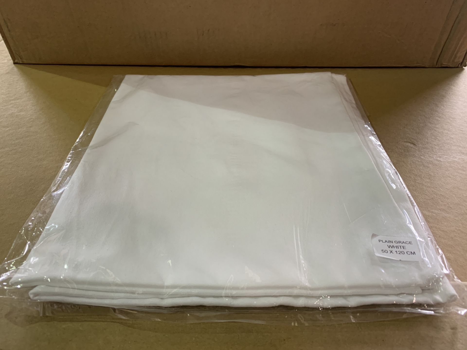 100 X BRAND NEW WHITE CONTRACT SHOWER CURTAINS 180 X 200CM IN 2 BOXES (574/20)