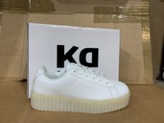 (NO VAT) 9 X BRAND NEW KIDS DIVISION LIGHT UP WHITE TRAINERS SIZE J2 (320/27)