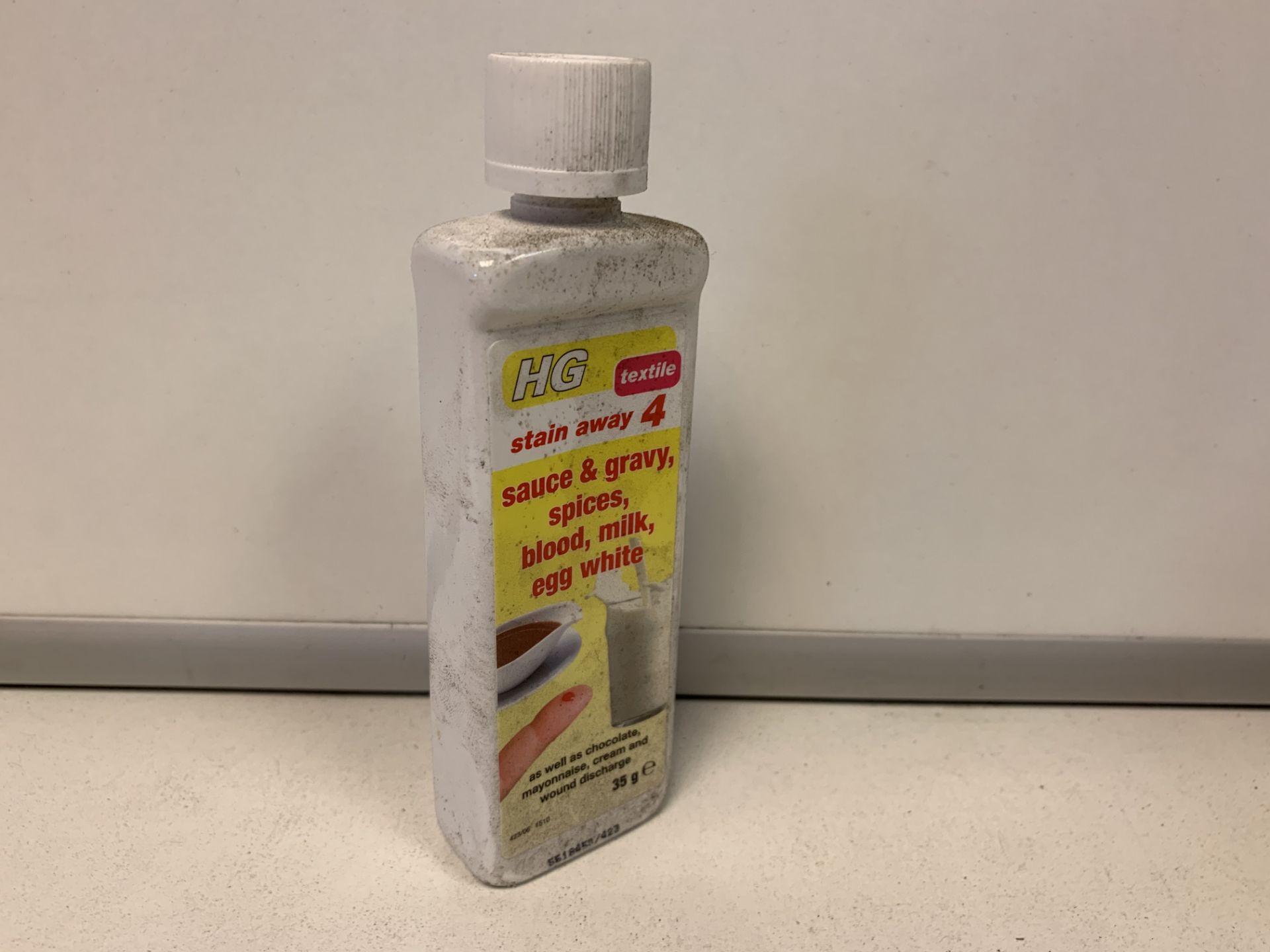 72 X NEW HG STAIN AWAY 4 TEXTILE. SAUCE & GRAVY, SPICES, BLOOD, MILK & EGG WHITE. 35G. RRP £8 EACH