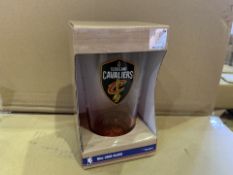 25 X BRAND NEW INDIVIDUALLY RETAIL PACKAGED CLEVELAND CAVALIERS 160Z GLASS (1249/27)