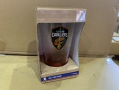 25 X BRAND NEW INDIVIDUALLY RETAIL PACKAGED CLEVELAND CAVALIERS 160Z GLASS (1250/27)