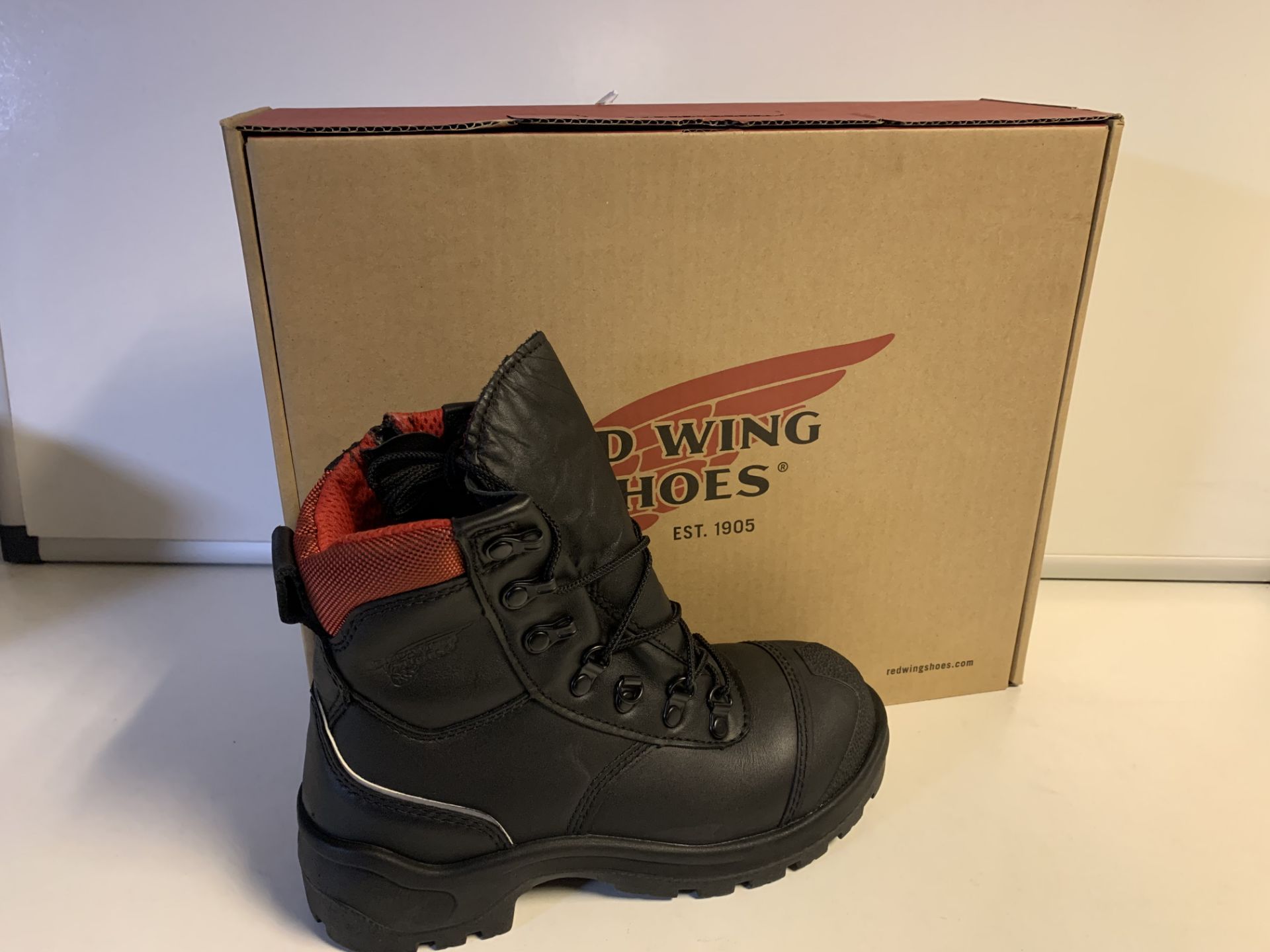 12 X BRAND NEW RED WING NON METALLIC SAFETRY BOOTS IN 2 BOXES SIZES BETWEEN 3.5-4 (422/27)