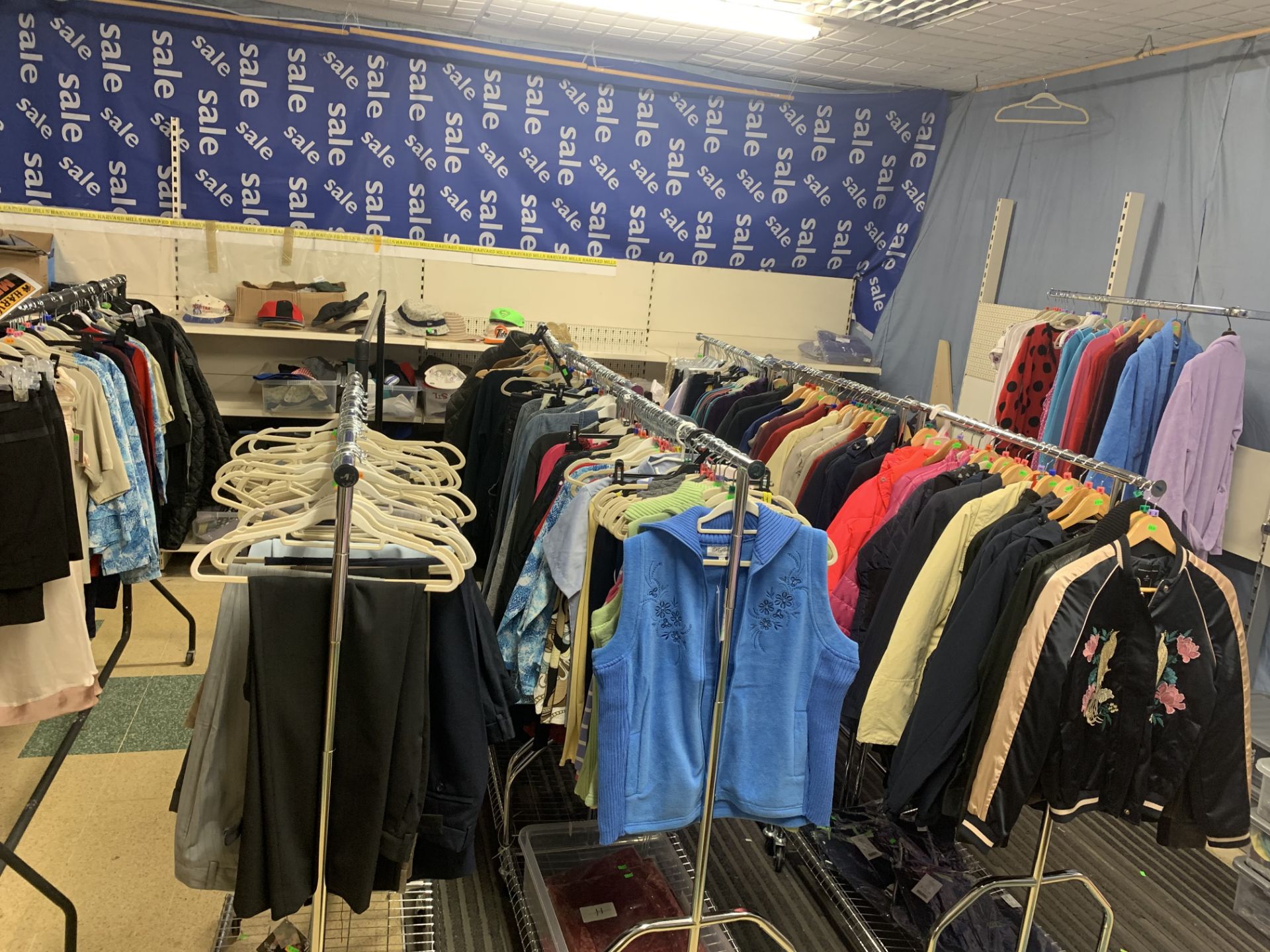 FULL SHOP CLOTHING ROOM TO INCLUDE BRAS, BELTS, SHIRTS, TRESPASS TROUSERS, JEANS, COAT HANGERS, NIKE - Image 3 of 6