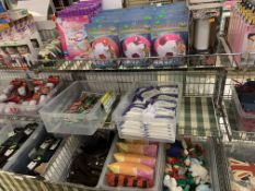 FULL BAY OF CONTENTS TO INCLUDE CHARM BRACELET SETS, CHILDRESN TEDDIES, ANTIBAC WIPES, HOVER BALLS