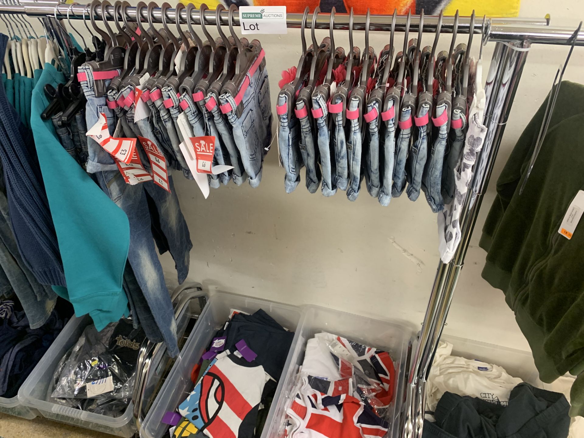 CONTENTS TO RACK INCLUDING KIDS SHORTS, JEANS, TOPS APPROX 60 ITEMS