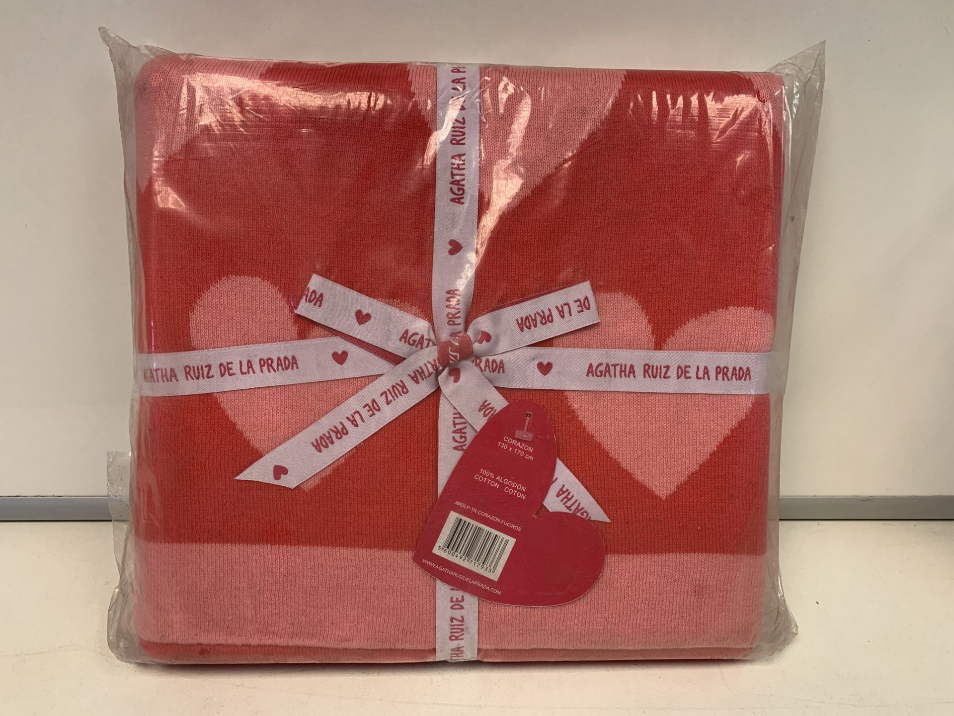 8 X BRAND NEW AGATHA RUIZ DE LA PRADA CORAZON FUCSIA ROSA THROW 130 X 170CM RRP £60 EACH