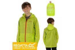 24 X REGATTA CHILDRENS WATER RESISTANT PACK IT JACKETS WITH CARRY BAG LIME ZEST IN VARIOUS SIZES