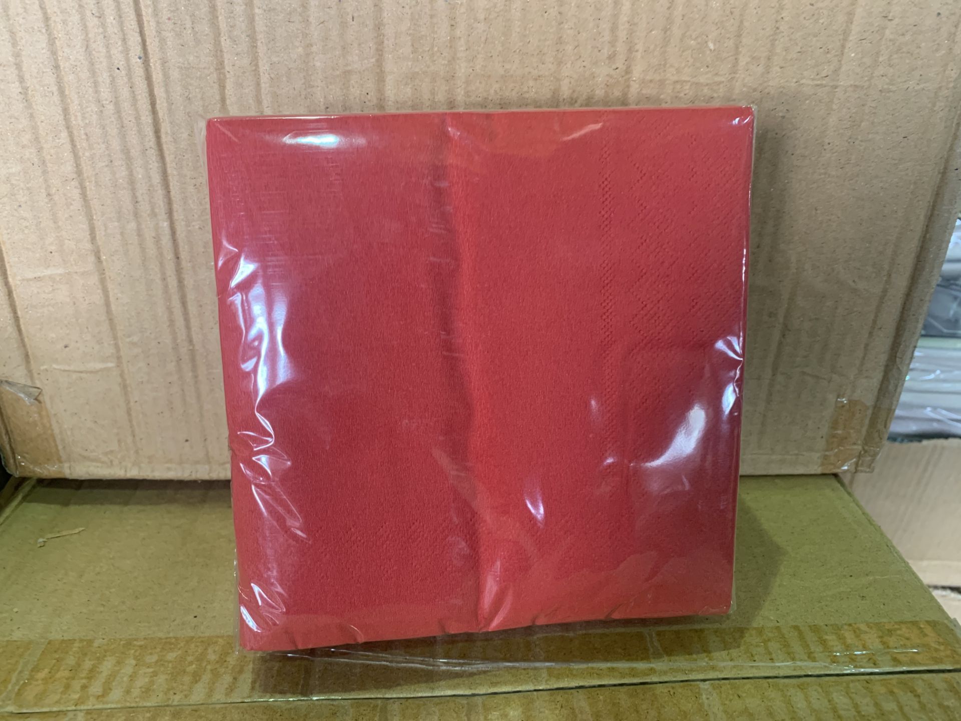 40 X BRAND NEW PACKS OF 50 RED 33CM NAPKINS 3PLY