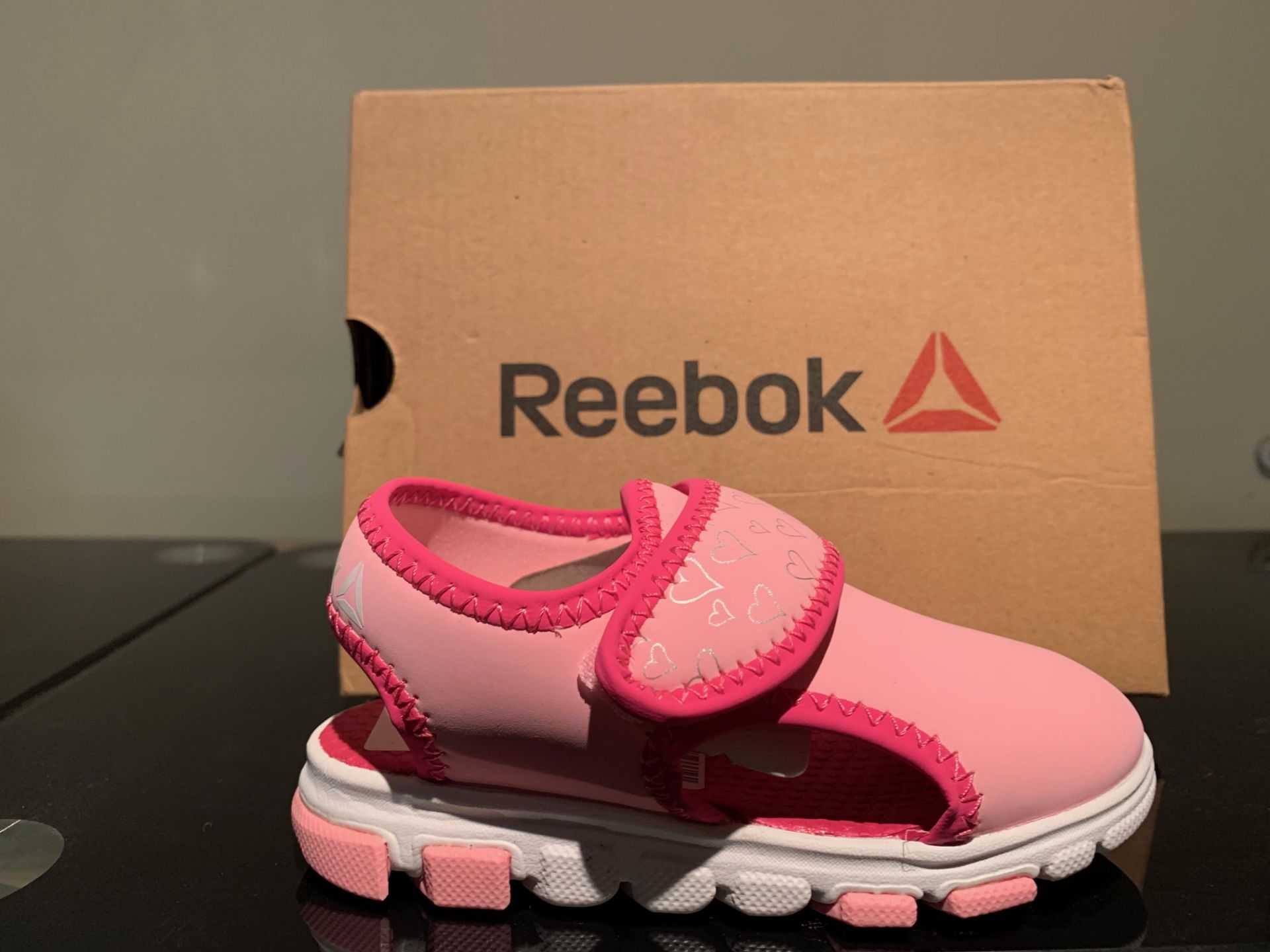 NEW & BOXED REEBOK SANDAL SIZE INFANT 7 (199 UPSTAIRS)