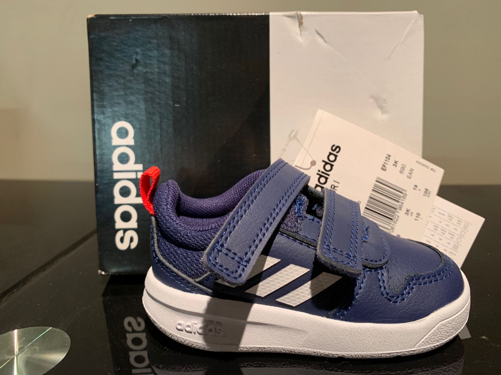 NEW & BOXED ADIDAS TRAINERS SIZE INFANT 3 (273 UPSTAIRS)