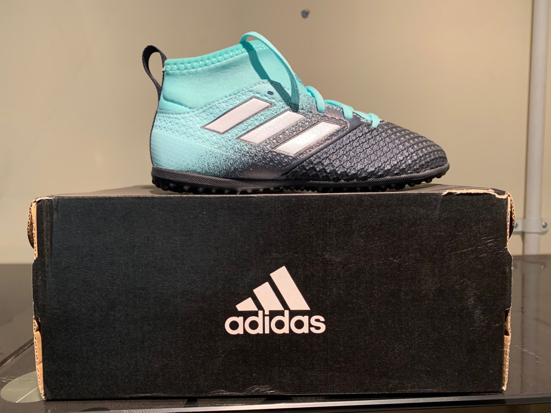 NEW & BOXED ADIDAS AQUA TRAINERS SIZE INFANT 12 (153 UPSTAIRS)