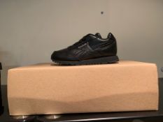 NEW & BOXED REEBOK TRAINERS SIZE INFANT 10 (164 UPSTAIRS)