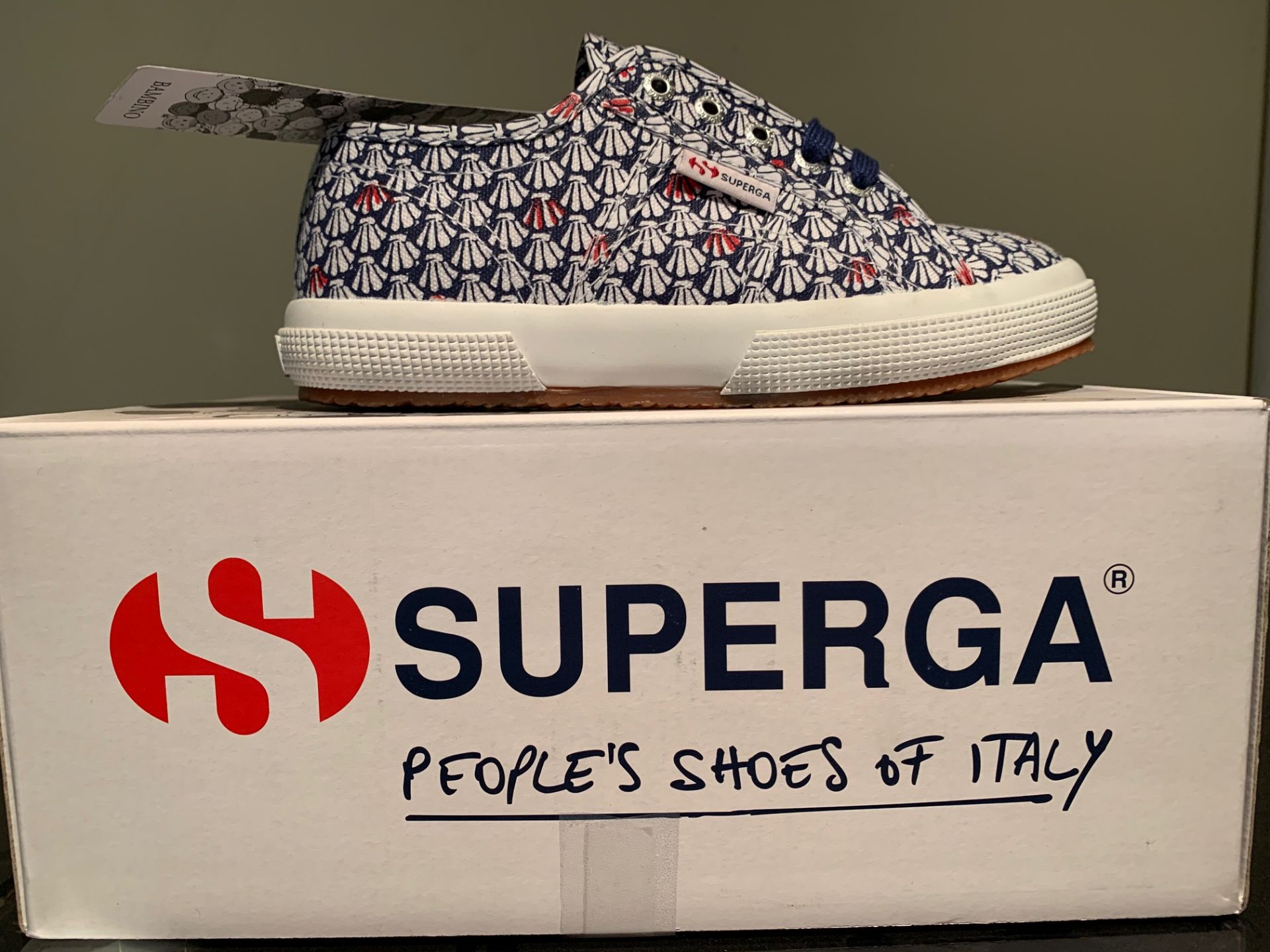NEW & BOXED SUPERGA TRAINERS SIZE JUNIOR 10 (10 UPSTAIRS)