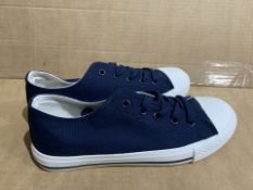 (NO VAT) 12 X BRAND NEW BLUE BOYS SNEAKERS SIZE J4 (344/27)