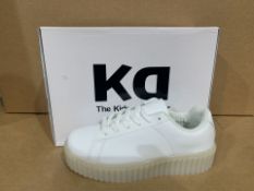 (NO VAT) 3 X BRAND NEW WHITE LIGHT UP TRAINERS SIZE J1 (852/4)