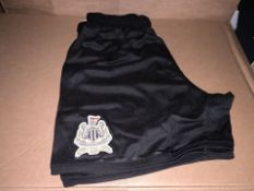 (NO VAT) 7 X BRAND NEW NECASTLE UNITED BLACK SHORTS SIZE 11-12 YEARS (843/27)