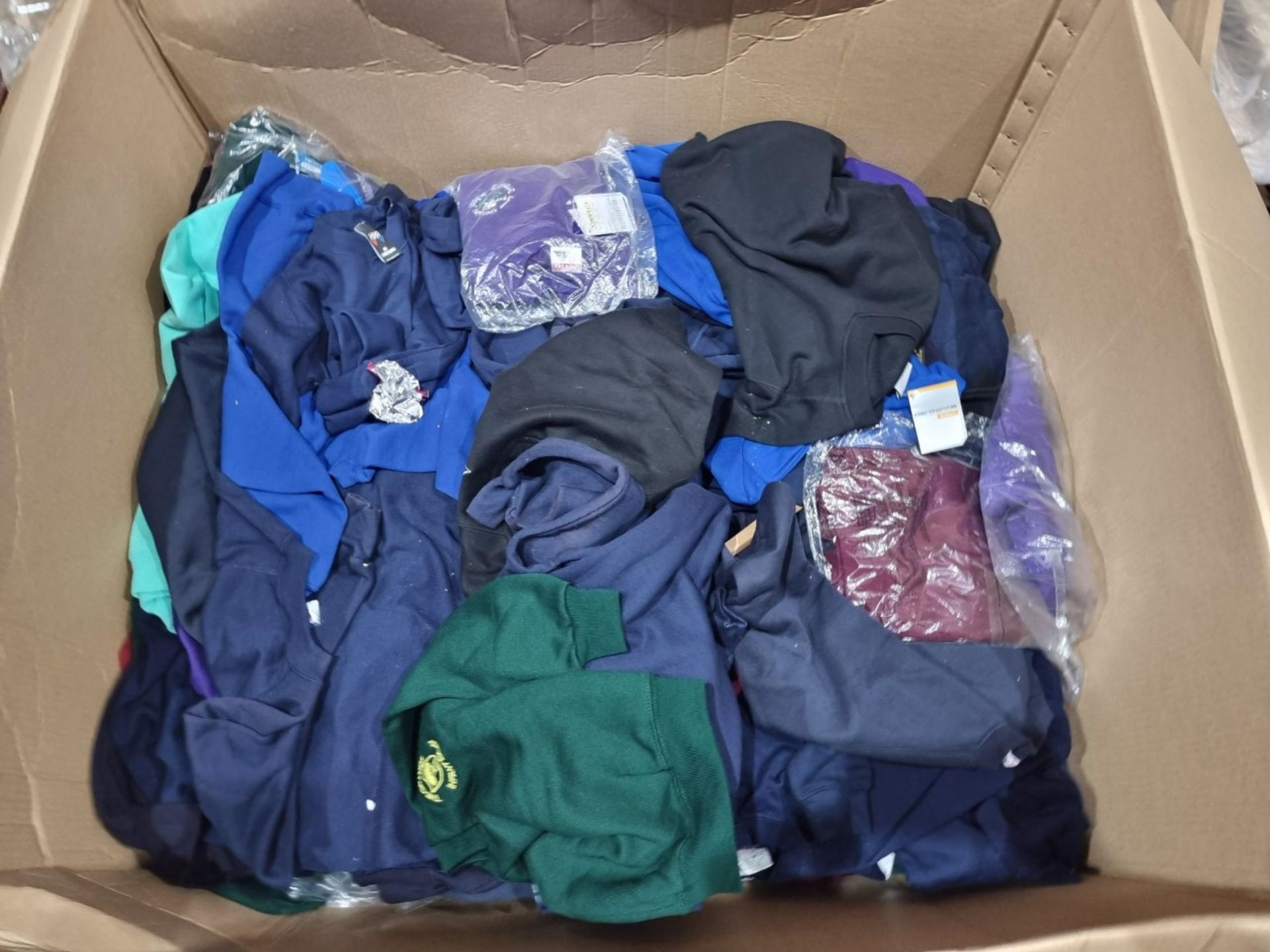 (M13) PALLET TO CONTAIN APPROX. 120 X ASSORTED SWEATSHIRTS - SOME WITH LOGOS - Image 2 of 2