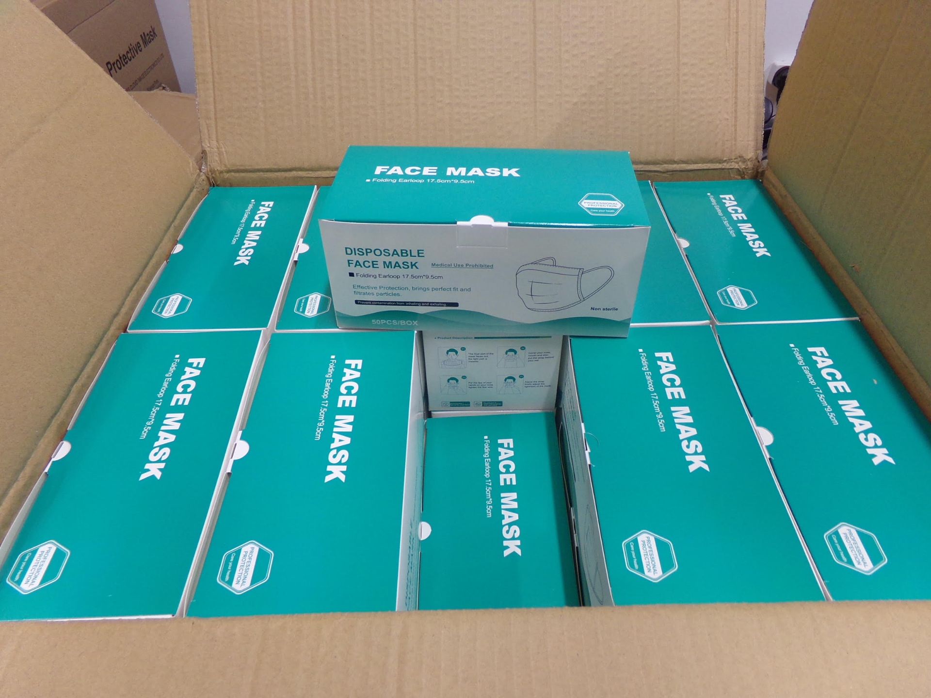 40 X BRAND NEW BOXES OF 50 DISPOSABLE MASKS