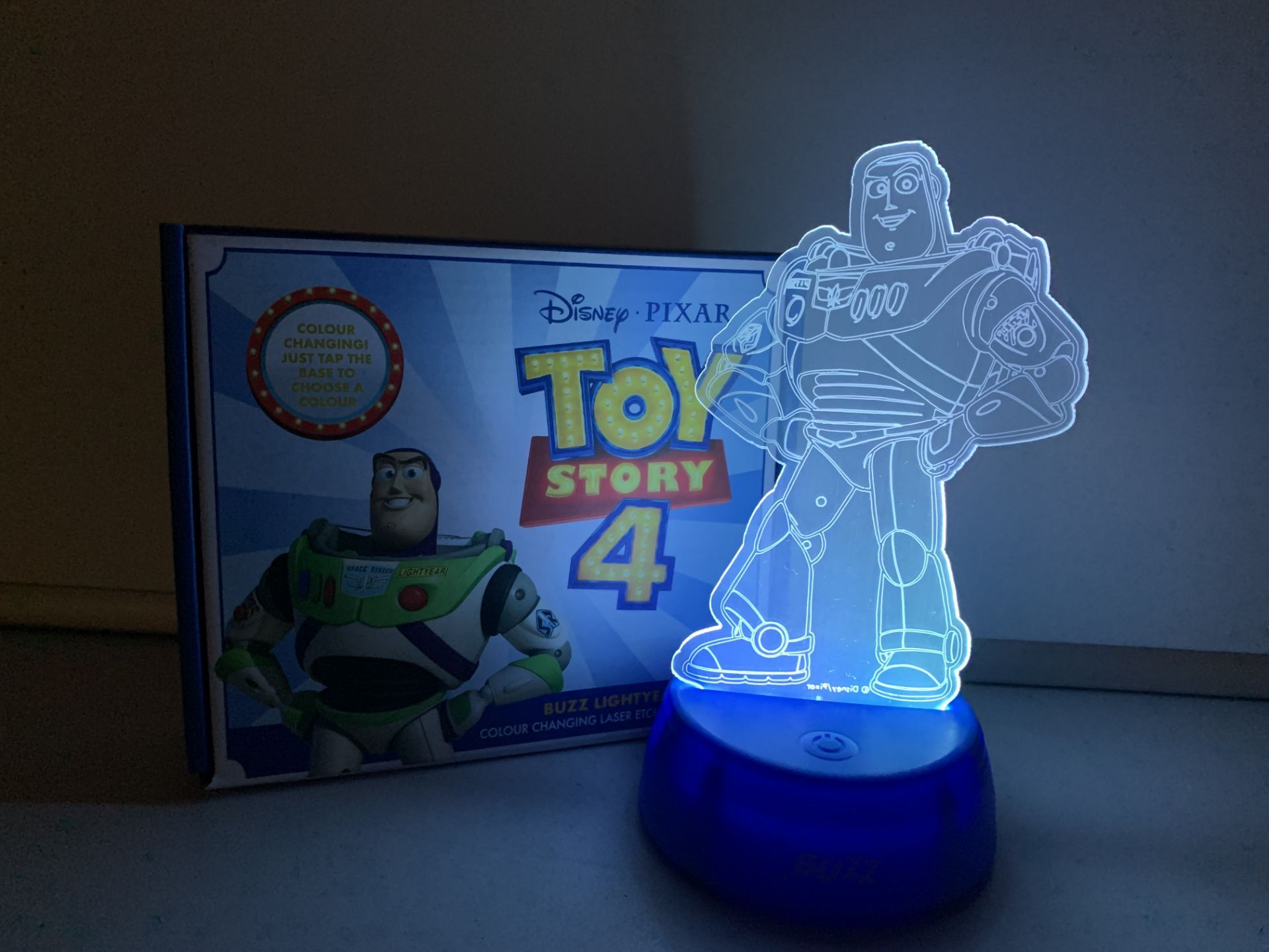 16 X BRAND NEW RETAIL BOXED TOY STORY 4 BUZZ LIGHTYEAR COLOUR CHANGING NIGHT LAMPS (TOUCH BASE