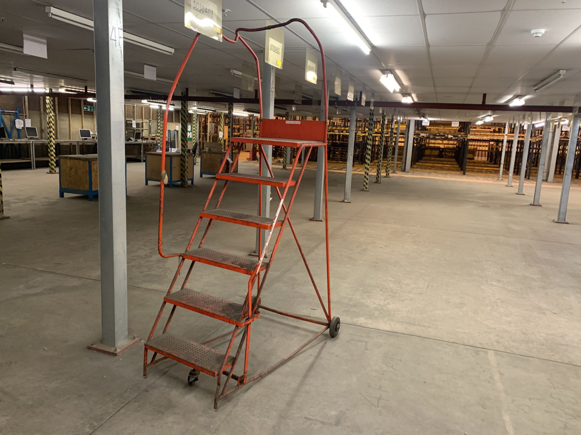 6 STEP PORTABLE WAREHOUSE LADDER RED