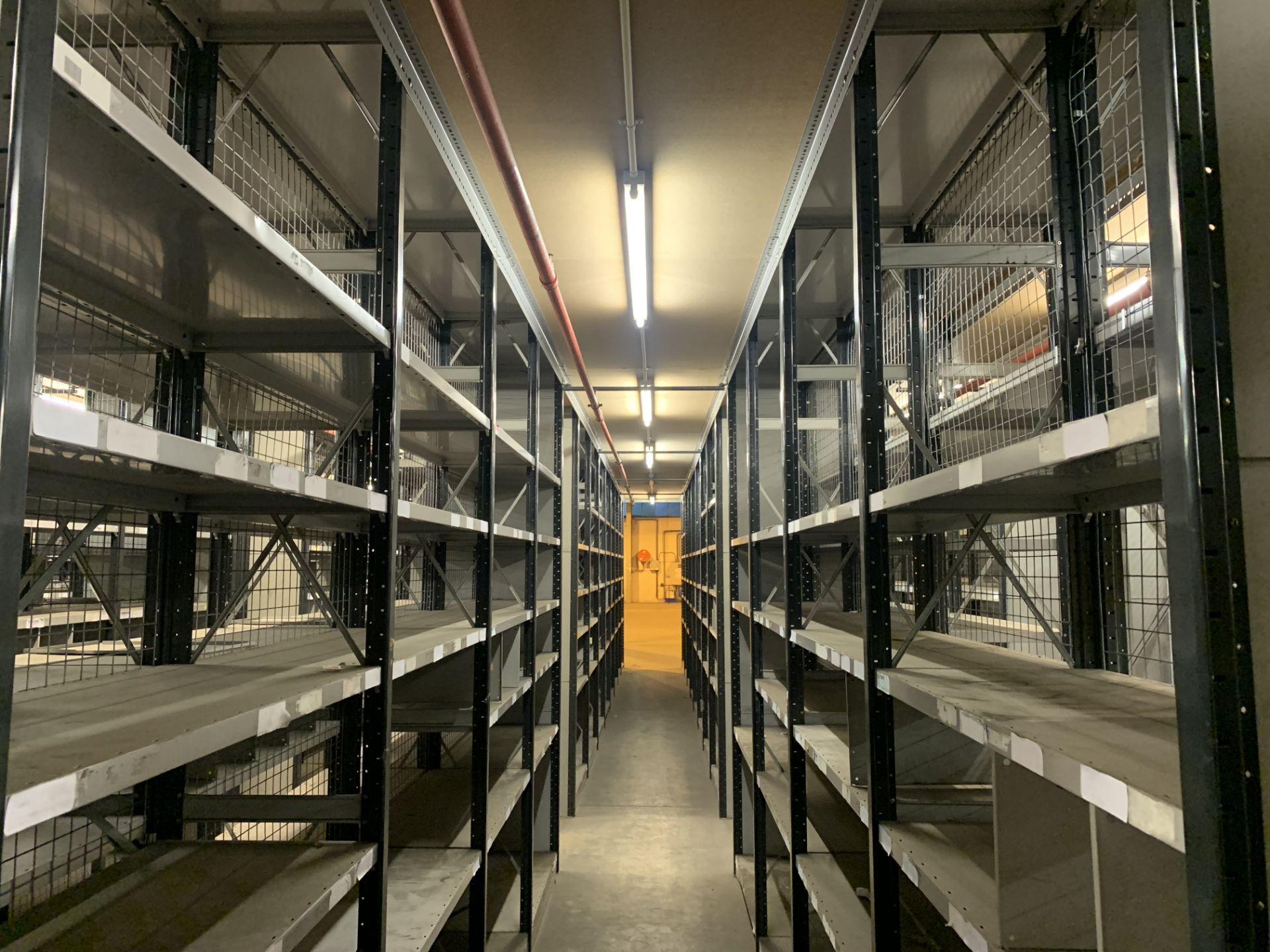 LINK 51 2 TIER LONG RACKING SYSTEM/MEZZENINE TO INCLUDE APPROX. 165 BAYS OF SHELVING RACKING SIZE: - Image 11 of 14