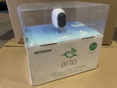 BRAND NEW NETGEAR ARLO HD SECURITY CAMERA FOR INDOOR / OUTDOOR USE WIRE FREE