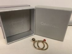 2 X CALVIN KLEIN GOLD COLOURED FASHION RINGS WITH DISPLAY BOX