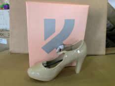 28 X BRAND NEW KOI FASHION SHOES BEIGE SUEDE IN RATIO BOXES SIZES 3-8