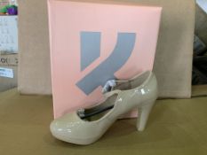 28 X BRAND NEW KOI FASHION SHOES BEIGE SUEDE IN RATIO BOXES SIZES 3-8