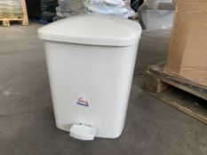 PALLET TO INCLUDE 32 X BRAND NEW 15L PEDAL BINS (078220)