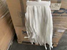 PALLET TO INCLUDE 8 X PACKS OF 40 LARGE BIG WHITE ABBEY PRAIRIE MOPS WHITE (078229)