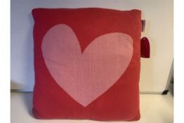 10 X BRAND NEW AGATHA RUIZ DE LA PRADA CORAZON FUCSIA ROSA CUSHIONS 45 X 45CM RRP £40 EACH (909/1)