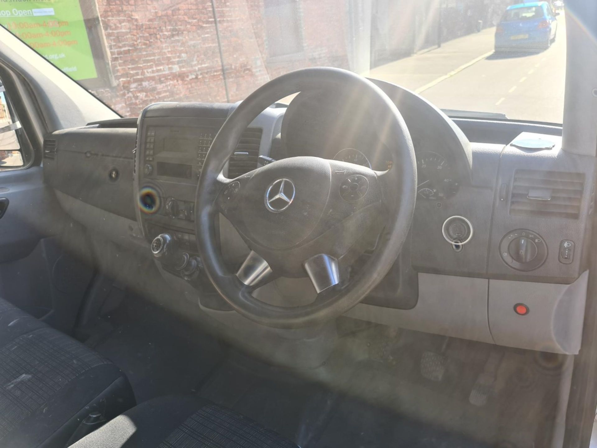 LM14NGX - 2014 MERCEDES BENZ SPRINTER 313CDI. SILVER. 109,583 MILES. MOT valid until 25 January - Image 4 of 9