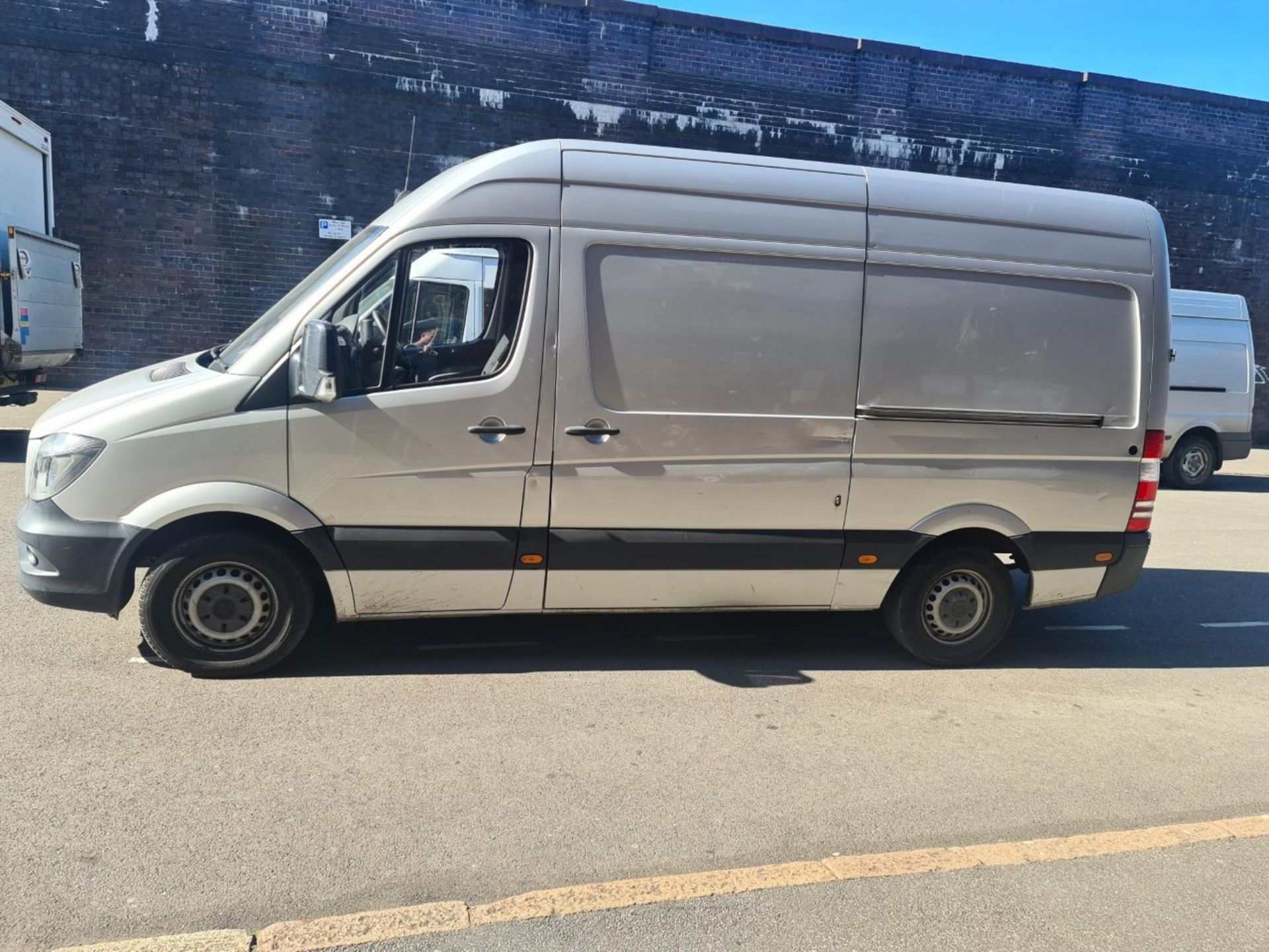 LM14NGX - 2014 MERCEDES BENZ SPRINTER 313CDI. SILVER. 109,583 MILES. MOT valid until 25 January - Image 7 of 9