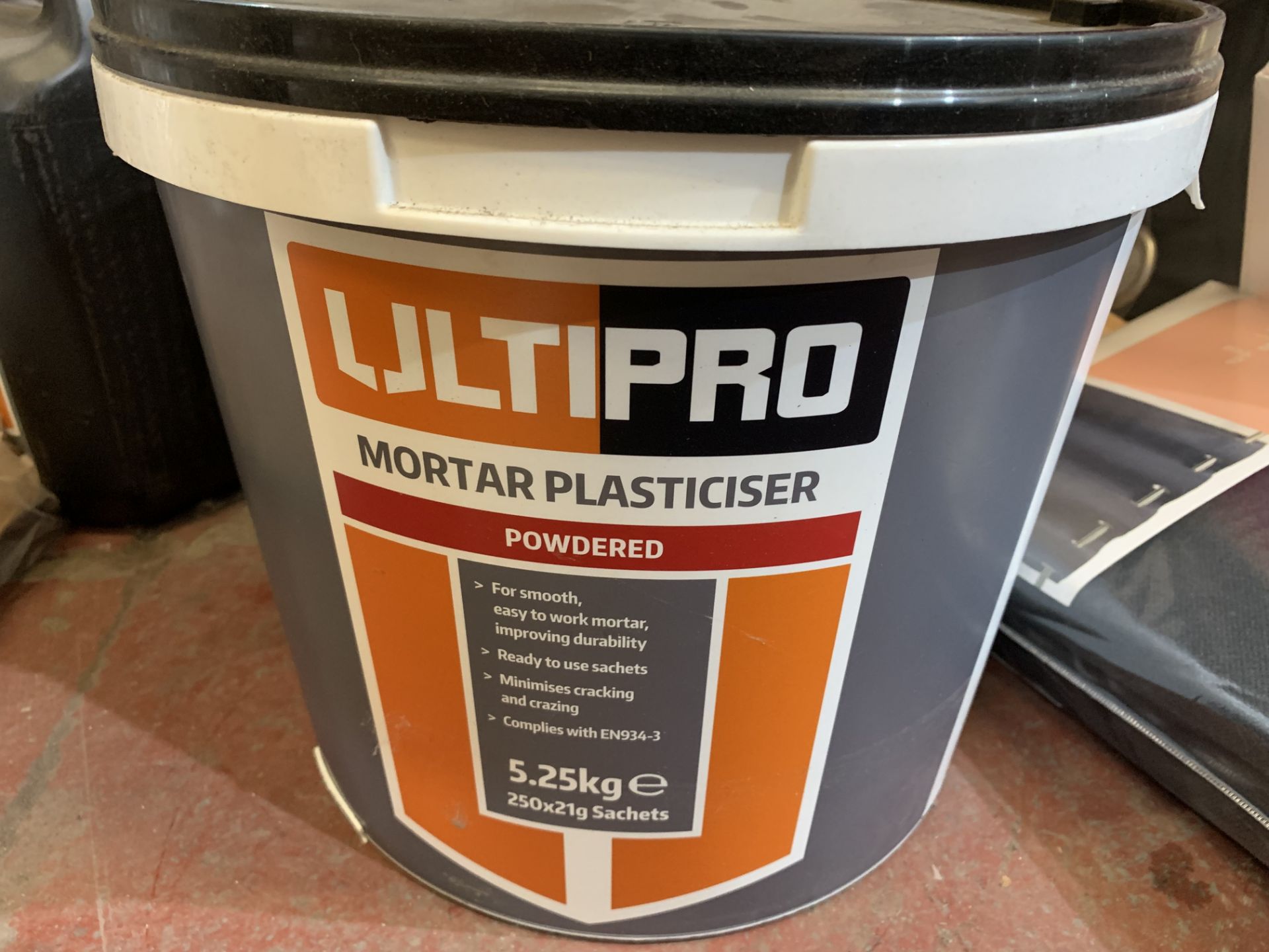 40 x NEW 5L TUBS OF ULTIPRO FROST PROOFER & ACCELERATOR - CHLORIDE-FREE
