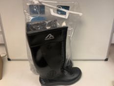 8 X NEW PACKAGED RIGOUR BLACK SAFETY WELLINGTON BOOTS SIZE 9