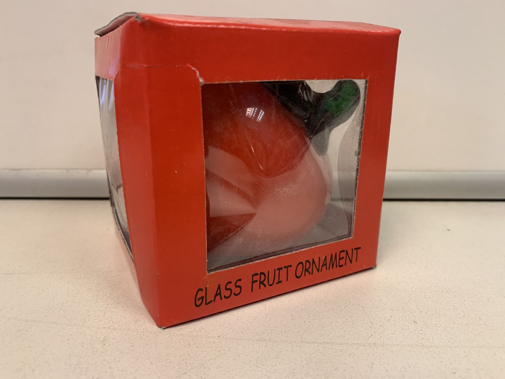 48 X BRAND NEW GLASS FRUIT ORNAMENTS (1095/8)