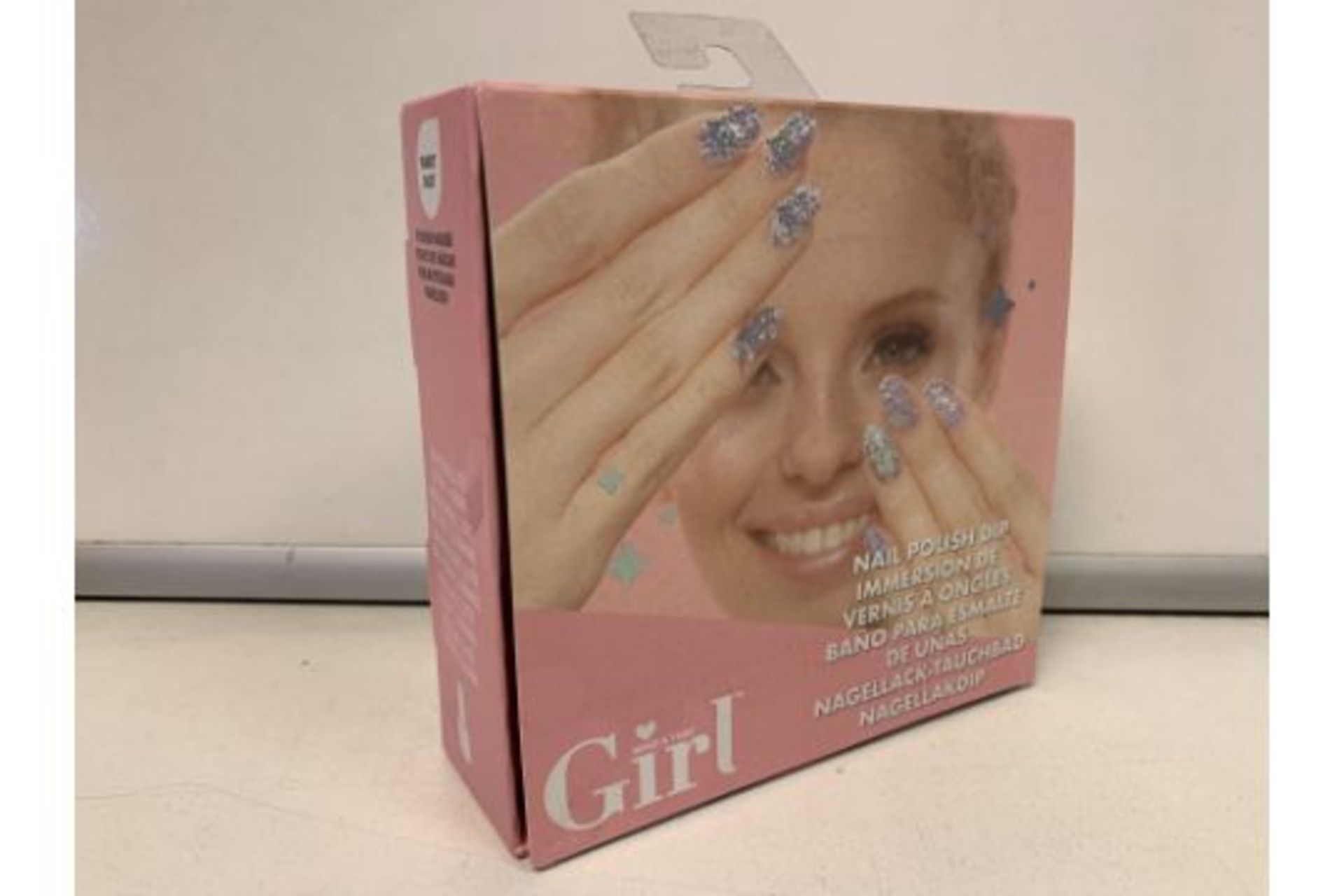 24 X NEW PACKAGED WHO'S THAT GIRL NAIL POLISH DIP GIFT SETS (850/8)
