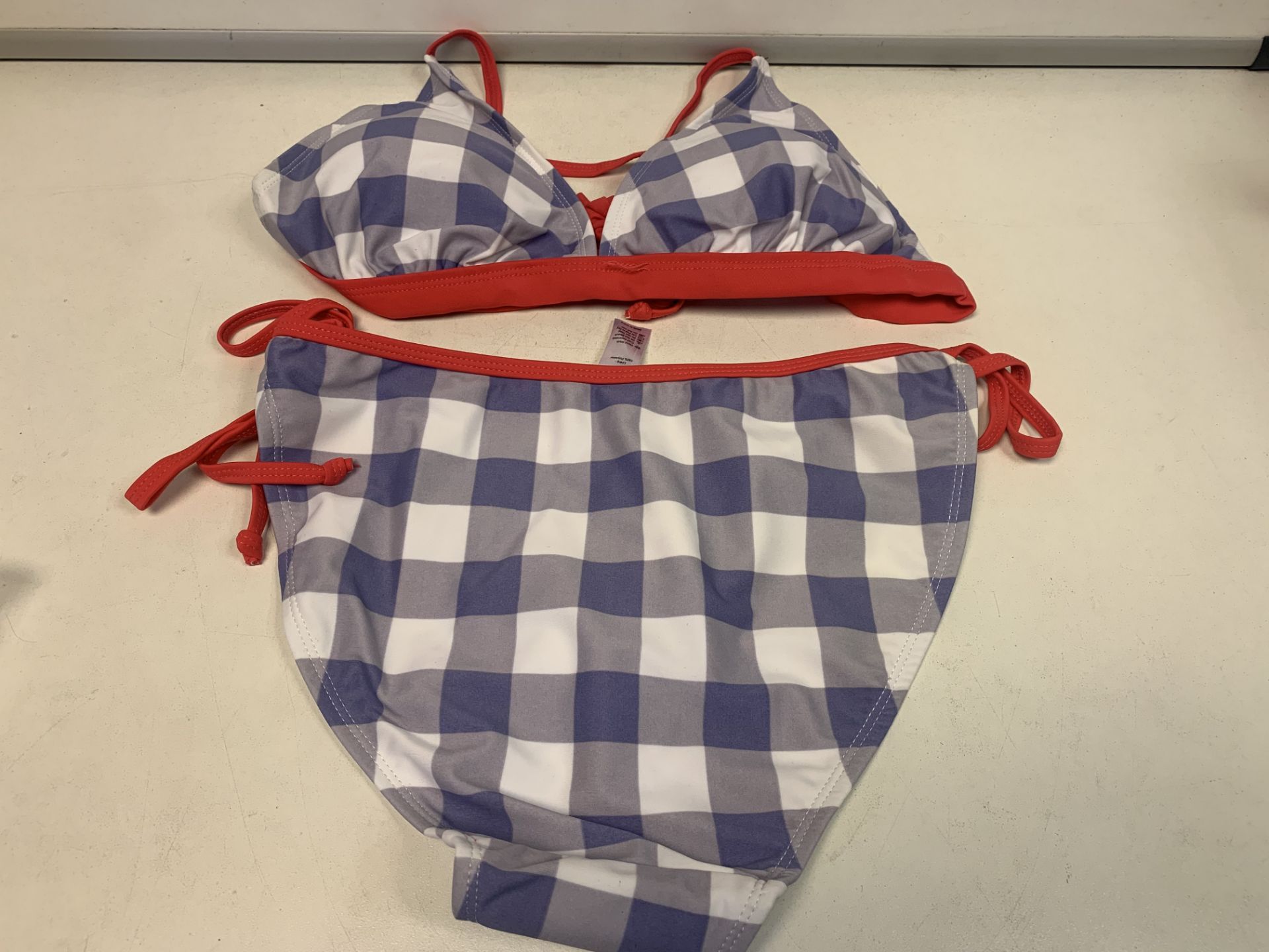 20 X BRAND NEW 2 PIECE CHEQUERED BIKINI SETS SIZES 10-16 (646/8)