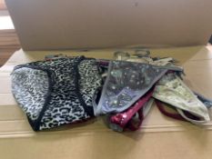 35 X BRAND NEW PACKS OF 3 HIPSTER UNDERWEAR IN VARIOUS STYLES AND SIZES (951/8)