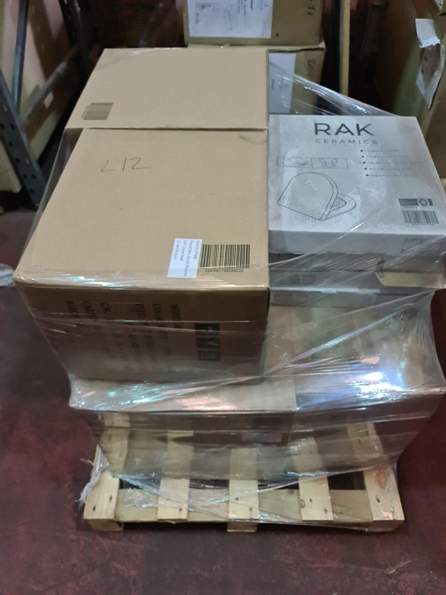 (L12) PALLET TO CONTAIN 39 x NEW BOXED RAK RESORT QUICK RELEASE SOFT CLOSE TOILET SEATS. RRP £55