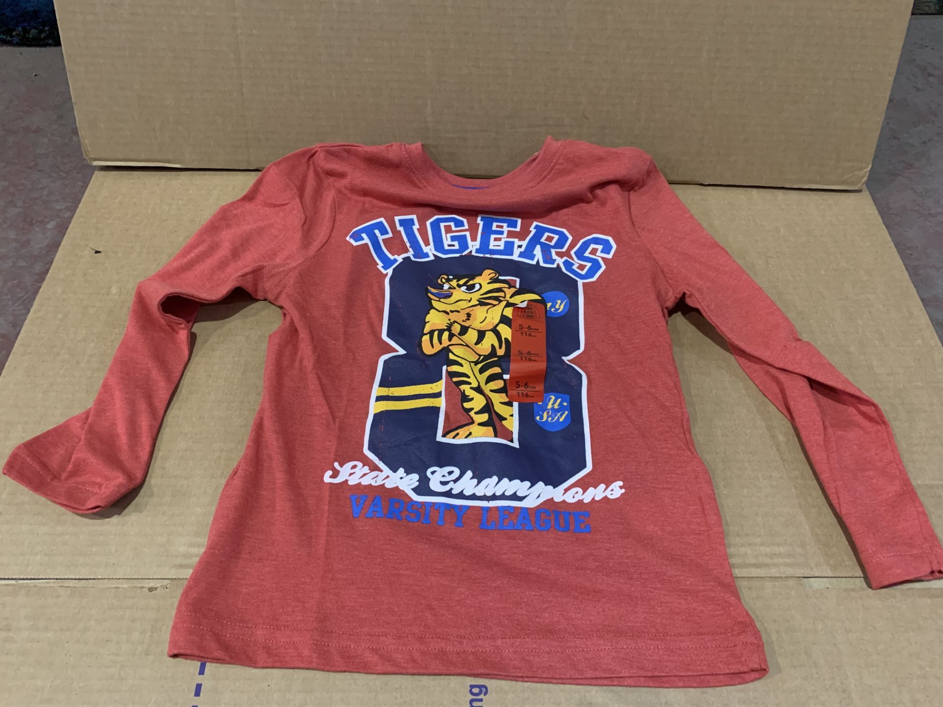 (NO VAT) 80 X BRAND NEW TIGERS RED CHILDRENS T SHIRTS SIZE 5-6 YEARS IN 2 BOXES (290/15)