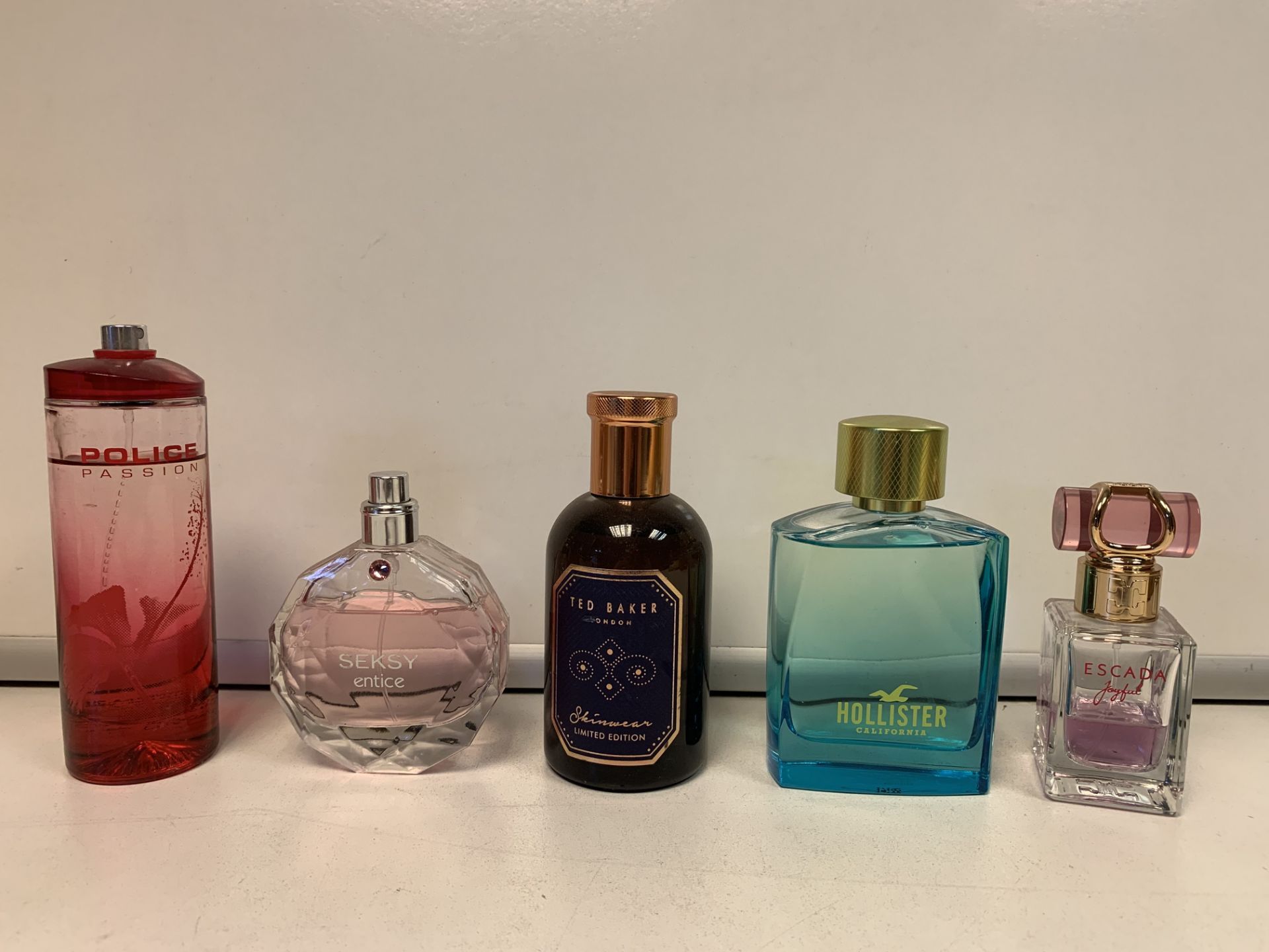 5 X PERFUMES/AFTERSHAVES 90-100% FULL INCLUDING TED BAKER, HOLLISTER, POLICE ETC (330/15)
