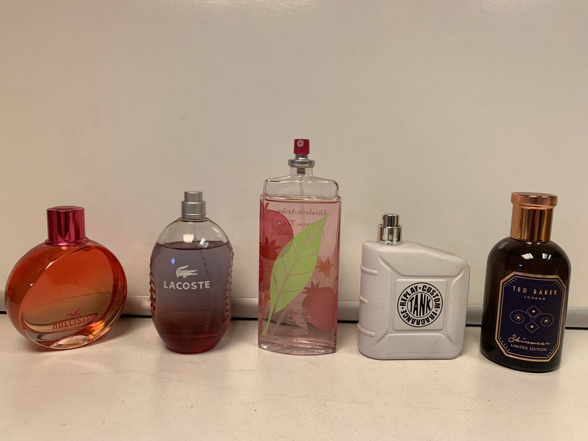 5 X PERFUMES/AFTERSHAVES 90-100% FULL INCLUDING LACOSTE, TED BAKER, REPLAY ETC (336/15)