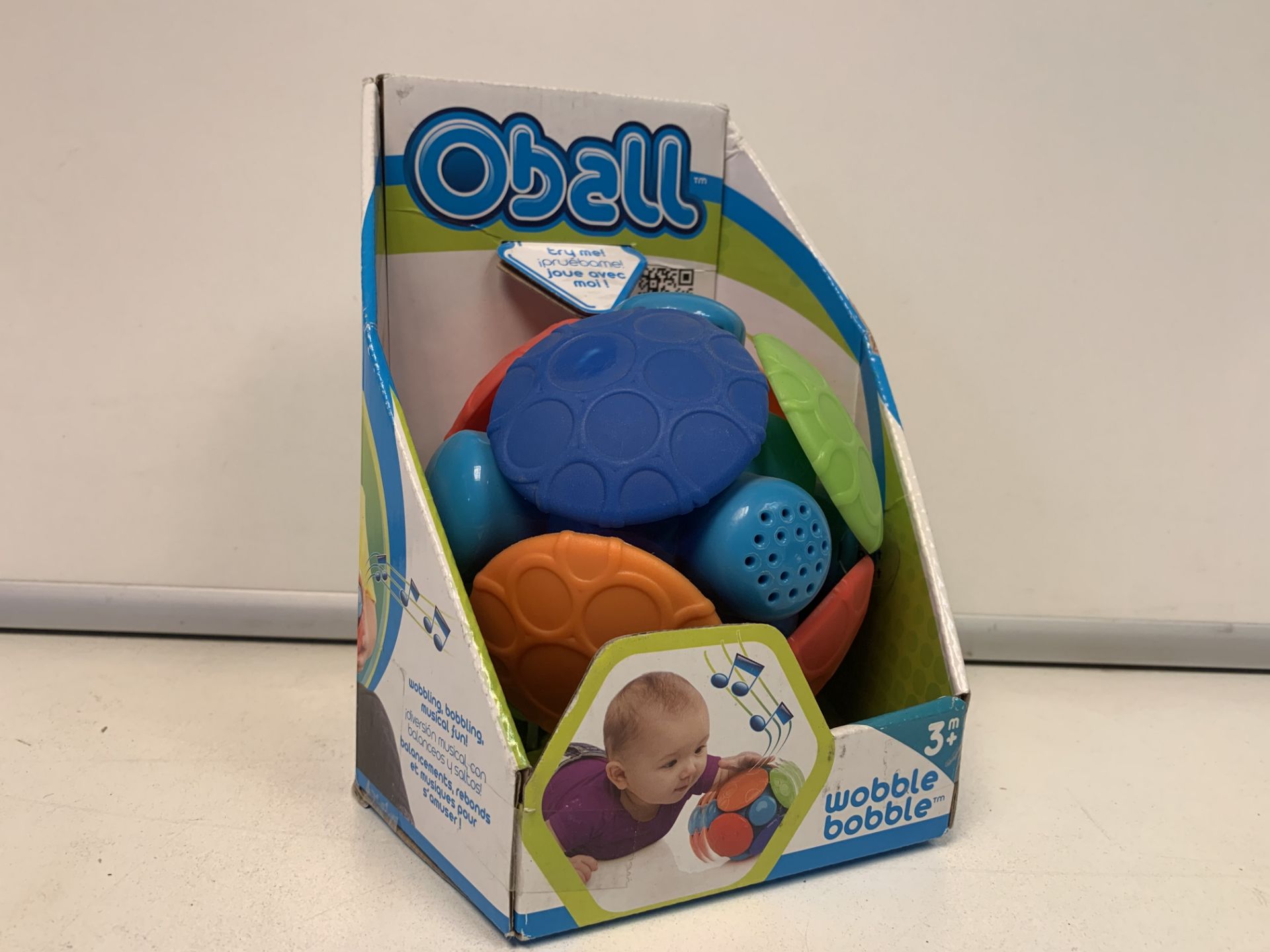 8 X NEW BOXED WOBBLE BOBBLE OBALLS. SHAKE & CHASE