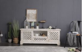BRAND NEW MODERN RUSTIC STYLE WHITE SIDEBOARD RRP £825 140 X 40 X 54CM (A49)