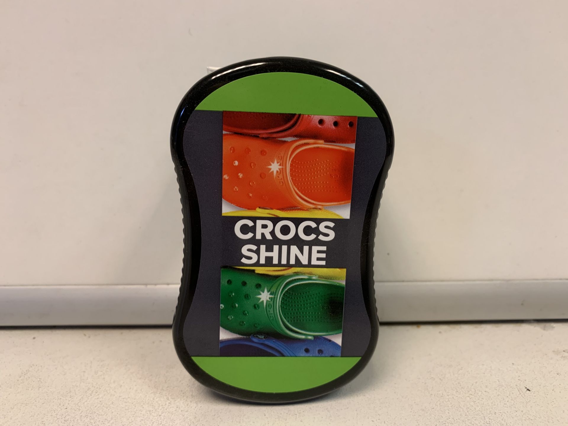 48 X BRAND NEW PACKS OF 6 CROCS SHINE KITS